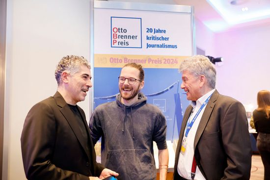 Can Gülcü, Jupp Legrand und Arne Semsrott Can Gülcü, neuer Geschäftsführer der Otto Brenner Stiftung, beim Vorgespräch mit Jupp Legrand, Geschäftsführer der OBS, und Arne Semsrott von FragDenStaat.