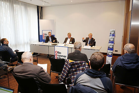 Frank Überall, Journalist und Publizist, Jupp Legrand, Geschäftsführer der Otto Brenner Stiftung und Bernd Gäbler, Studienautor