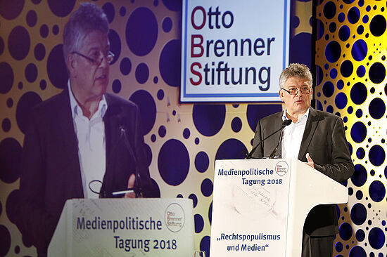 Jupp Legrand, OBS-Geschäftsführer hält die Eröffnungsrede der medienpolitischen Tagung 2018.
