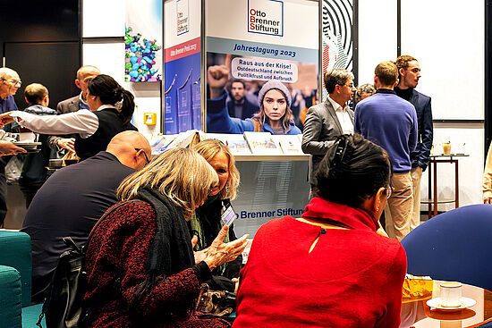 Zum ersten Mal seit 2019 konnte wieder eine OBS-Jahrestagung stattfinden. Dieses Jahr unter dem Titel „Raus aus der Krise!“.