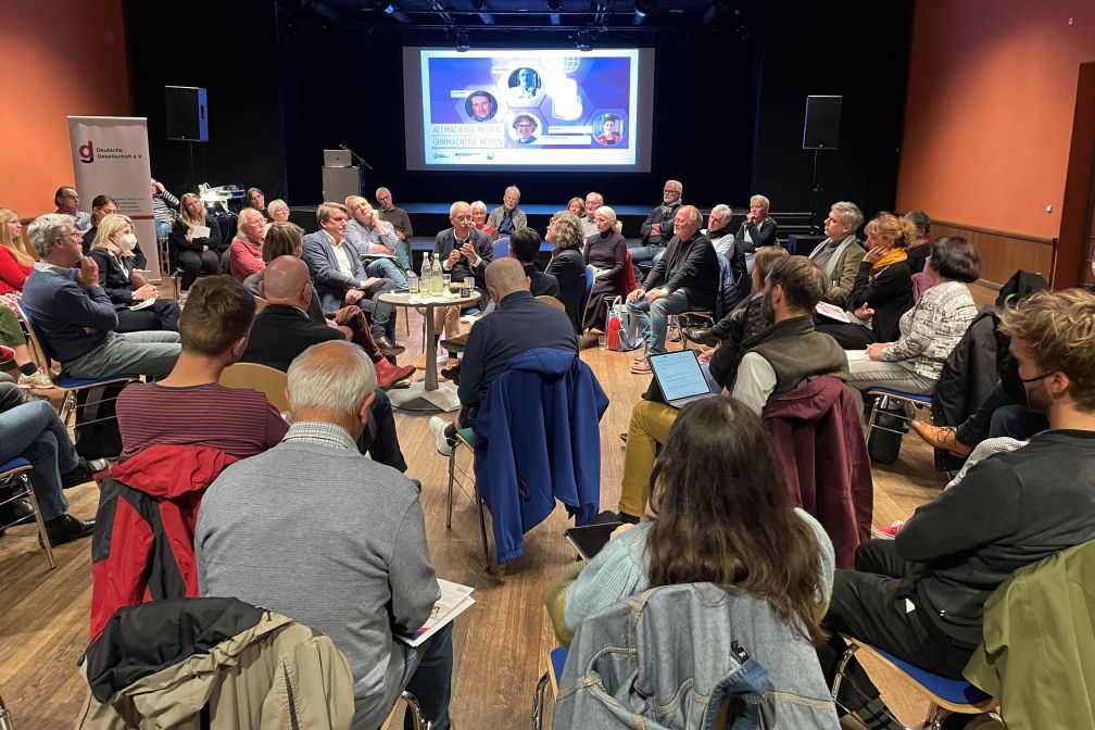 Diskussionsrunde bei der Veranstaltung in Dessau